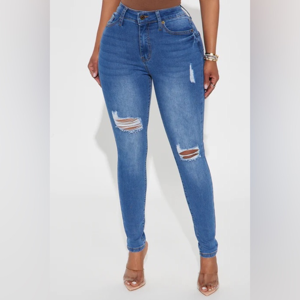 Brand New with Tag Medium Wash Fashion Nova Heartbreakers Stretch Skinny Jeans